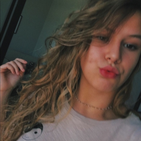 Meet your Posher, Sara - Picture 1 of 1